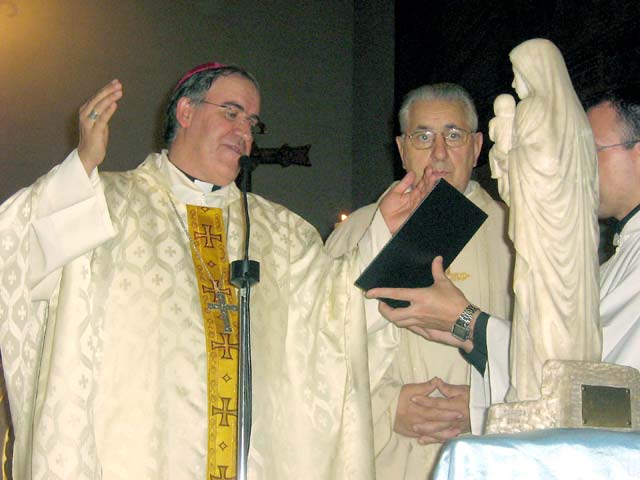 La benedicció de la imatge de la mare de Déu de Les Feixes presideix l'acte central del centenari de l'església de Sant Martí