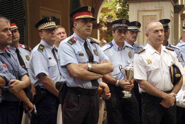 La Policia Nacional fa el replegament sabent-se estimats i deixant una ciutat tranquil.la