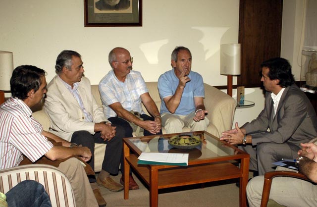 El missioner basc Àngel Olaran, rebut a l’Ajuntament de Cerdanyola