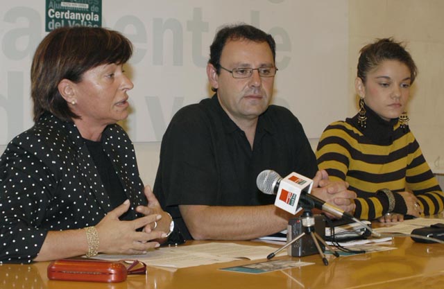 Altres veus, altres àmbits es dedica enguany a Romania