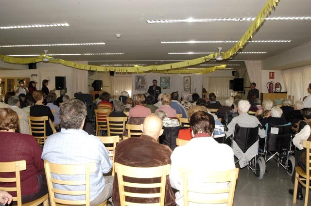 La Residència de la Gent Gran Canaletes celebra el seu desè aniversari