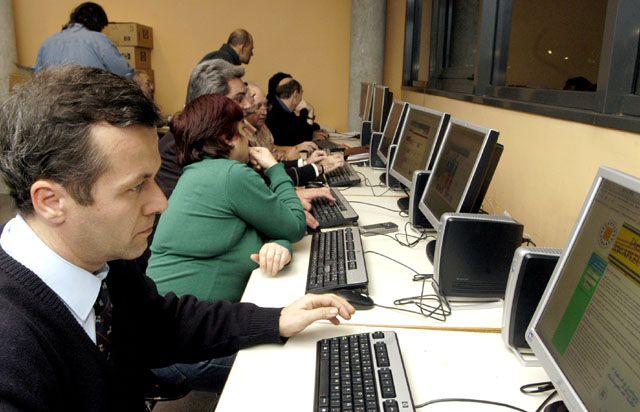Èxit dels cursos d’informàtica al nou telecentre