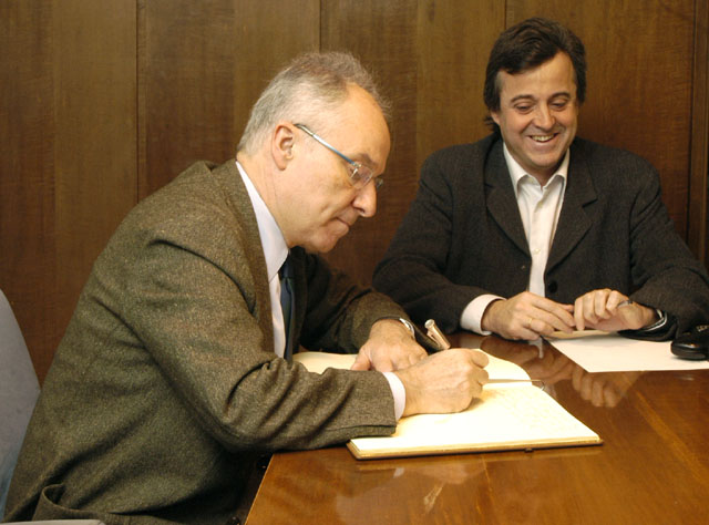 El síndic de greuges aten les consultes de la ciutadania de Cerdanyola