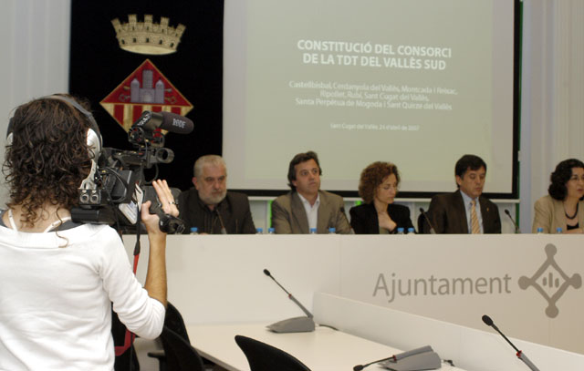 El Consorci de la TDT es constitueix reclamant un canal analògic