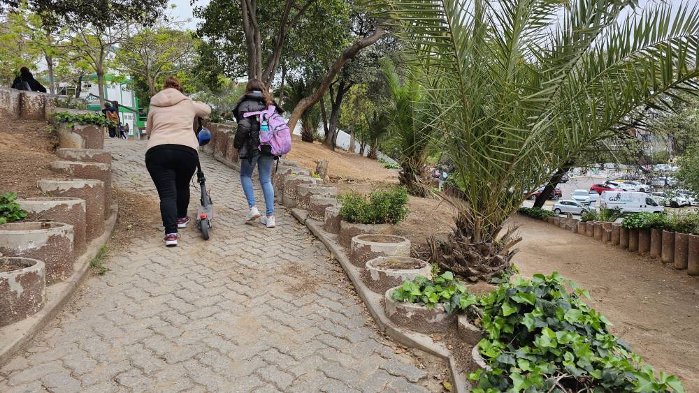 Famílies de l'escola Escaladei reclamen la reforma del Parc Nou per la seva degradació