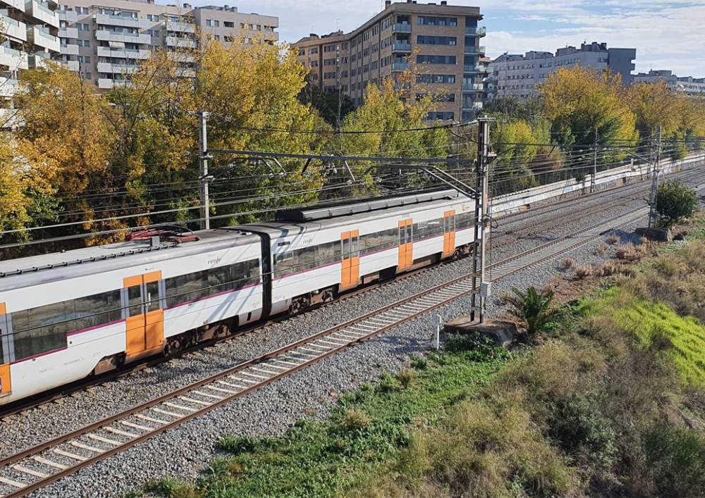 Retards de 20 minuts a quatre línies de Rodalies per avaries