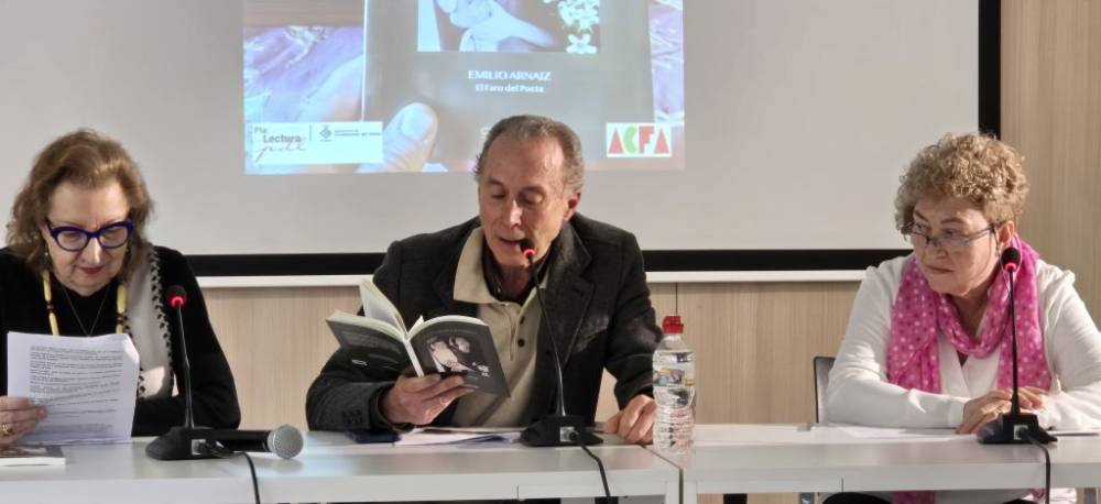 Emilio Arnaiz recull la llum de la seva mare en un llibre de poemes i imatges
