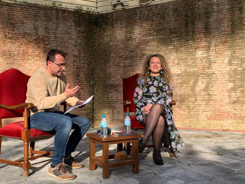 Carmen Alcolea presenta 'Los viajes de Catalina', un relat sobre la cerca de segones oportunitats