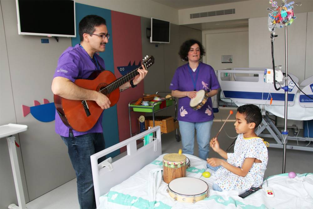 11 anys oferint teràpia musical als més petits