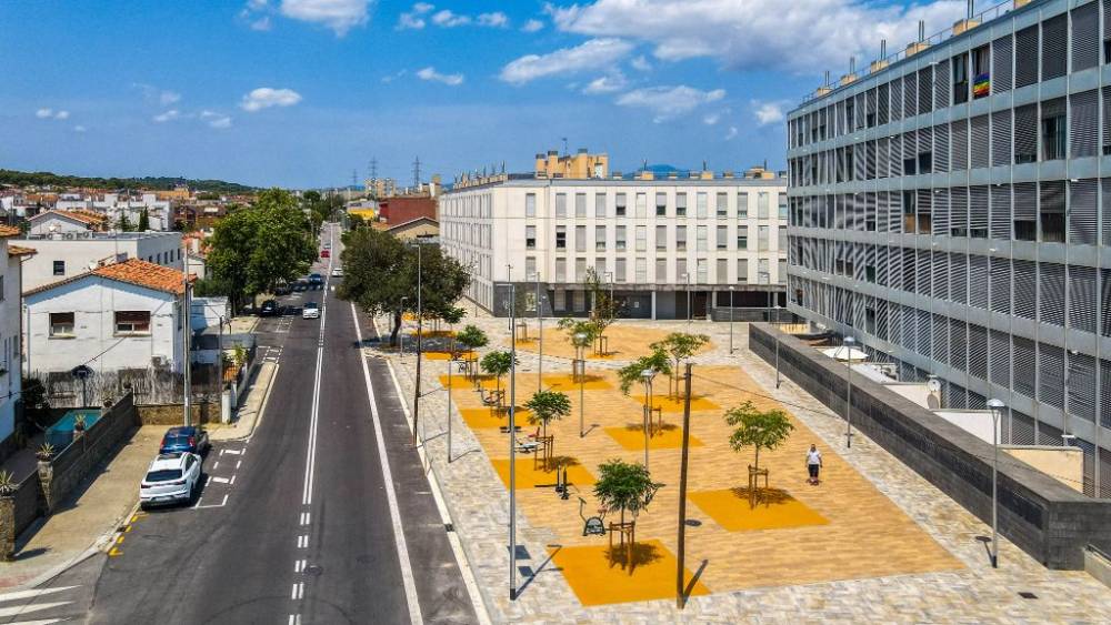 Finalitzen les obres de la nova plaça del carrer La Clota