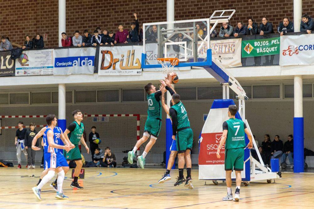 El Cerdanyola s’endú el derbi contra el Ripollet en un partit de màxima igualtat