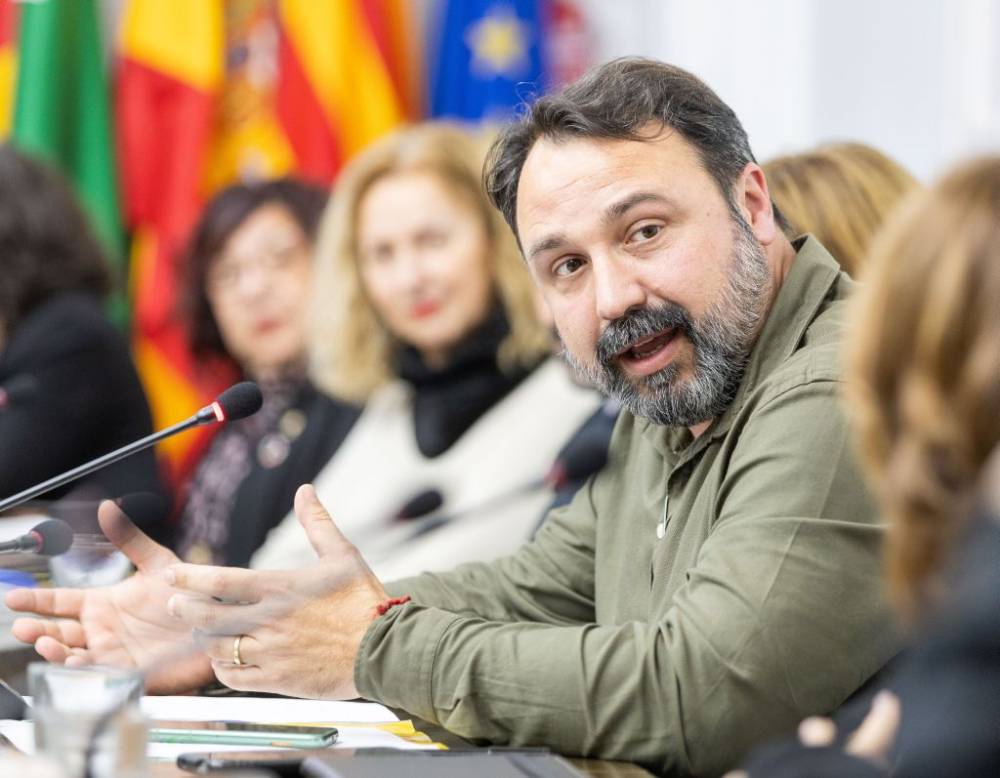 ERC troba curiós que, tot i ser una prioritat, el nou contracte de manteniment de l’arbrat arribi just a cinc mesos de les eleccions