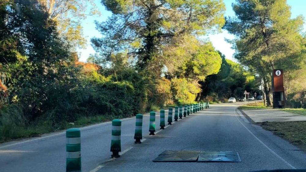 Obres a la carretera del Turó de Sant Pau durant el Nadal