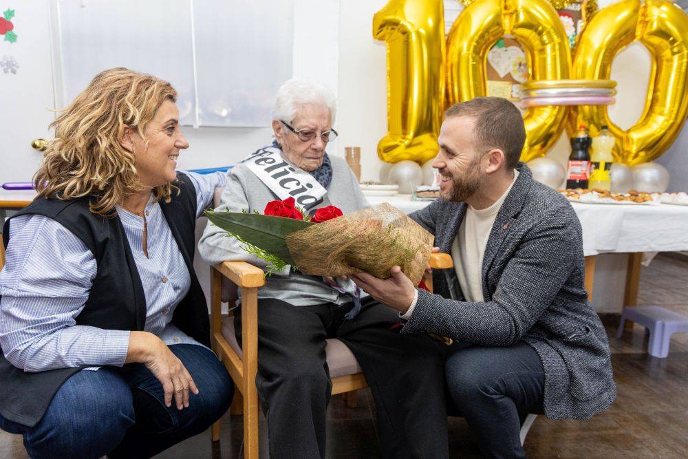 Homenatge a la centenària Concepción Montoza