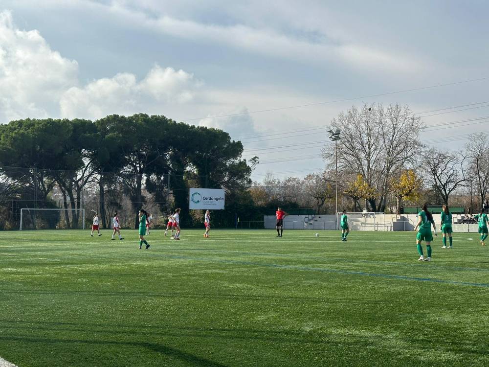 Tres punts de mèrit del Cerdanyola davant un Hospitalet sòlid i competitiu (1-0)
