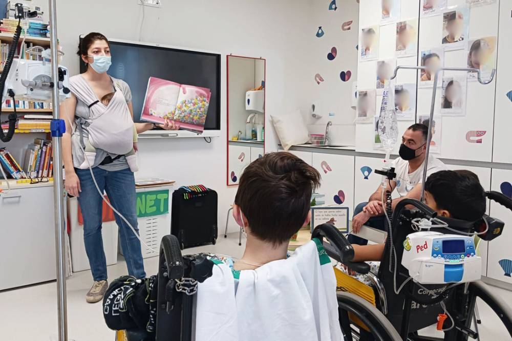 Viatge al món màgic dels contes a l’Aula Hospitalària del Parc Taulí