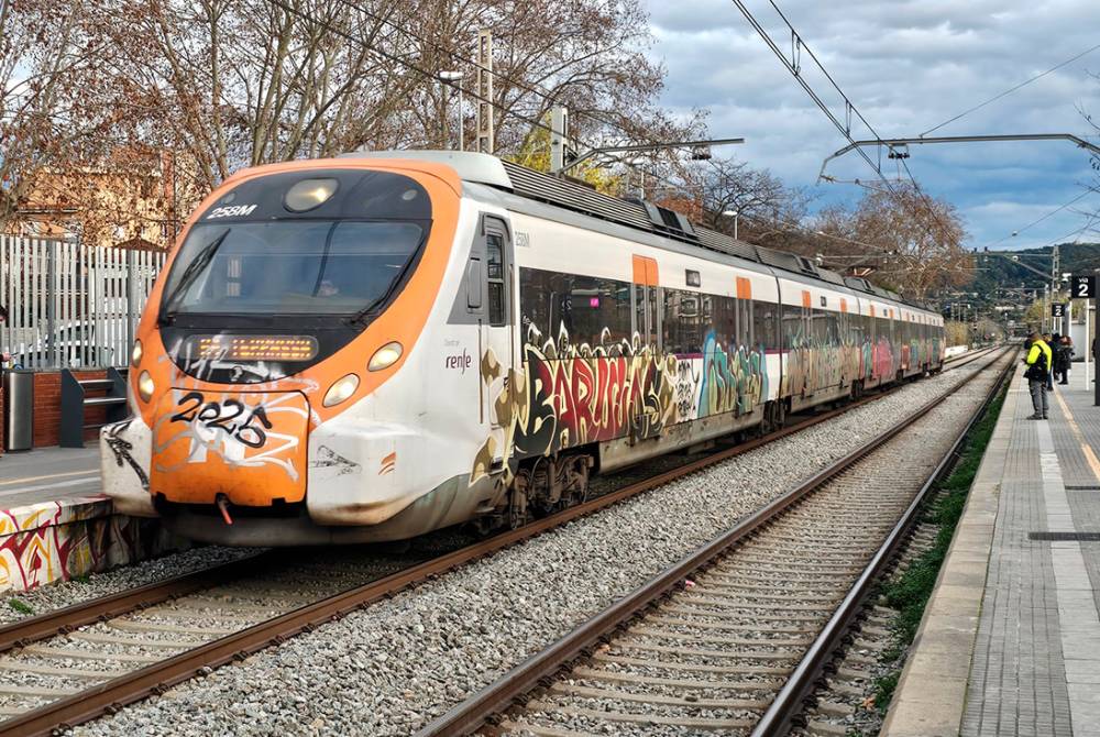 Rodalies i FGC mantenen el servei però amb limitacions de velocitat