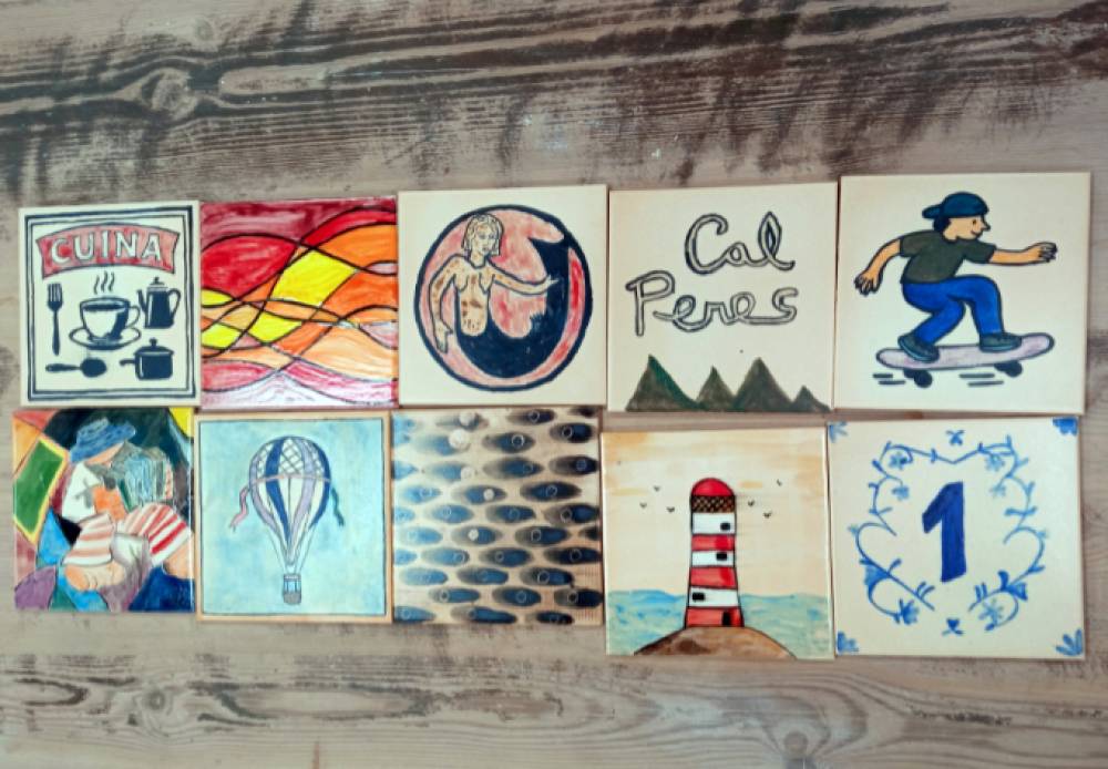 L’Ateneu acull una mostra de rajoles d’arts i oficis elaborades per l’alumnat del taller de ceràmica
