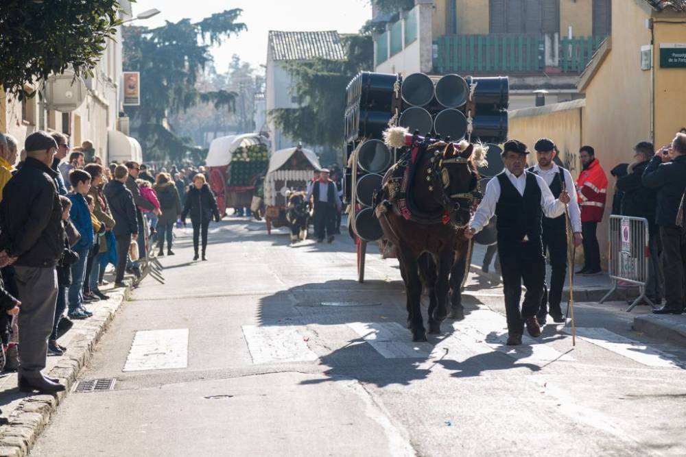 Cavalls i carruatges tornen a prendre la ciutat pels Tres Tombs