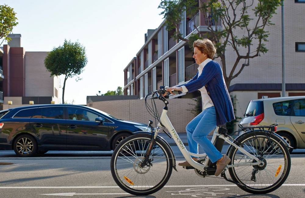 L'AMB instal·larà aparcaments per a bicicleta en forma de "U" invertida