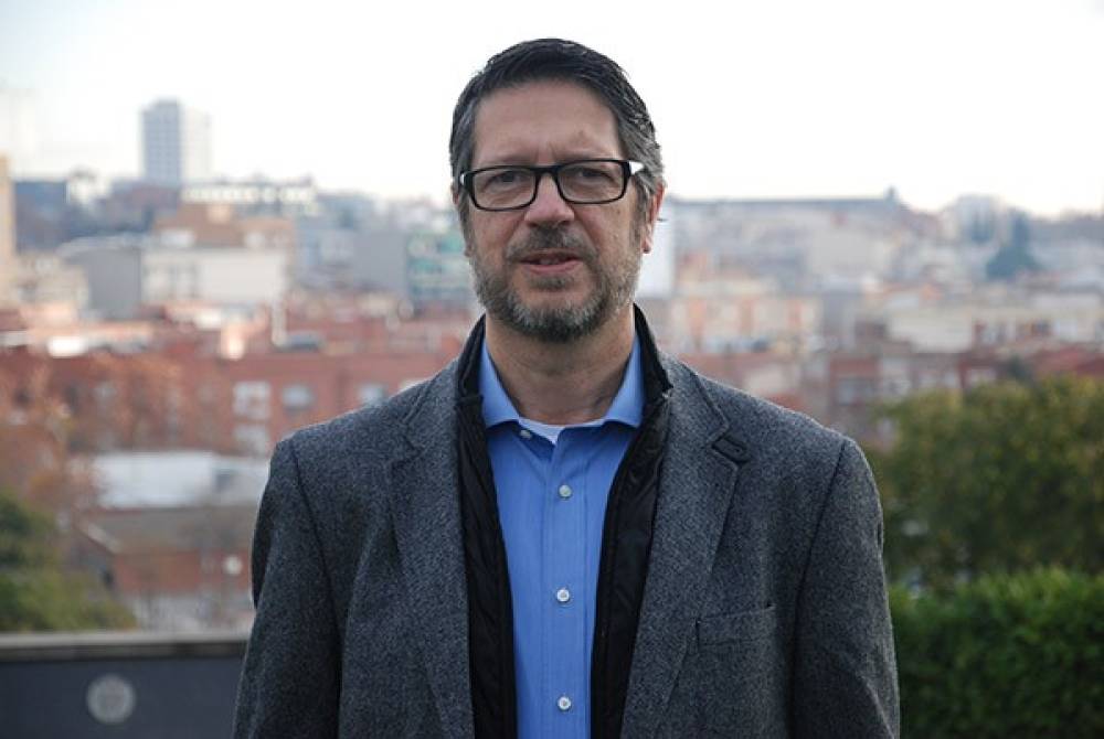 El professor de la UAB Ramon Cladellas ha publicat el llibre ¿Aprendemos o cronometramos? Tiempo de aprendizaje en el aula