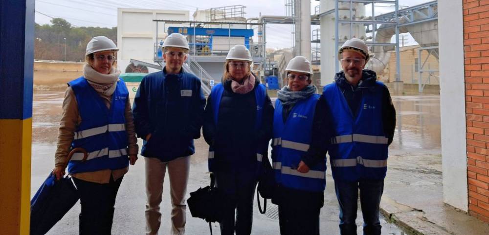 La fàbrica d'Ercros a Cerdanyola rep la visita d'expertes en innovació de la Universitat de l'Havana