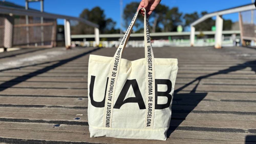 La UAB substituirà la carpeta per una bossa reutilitzable