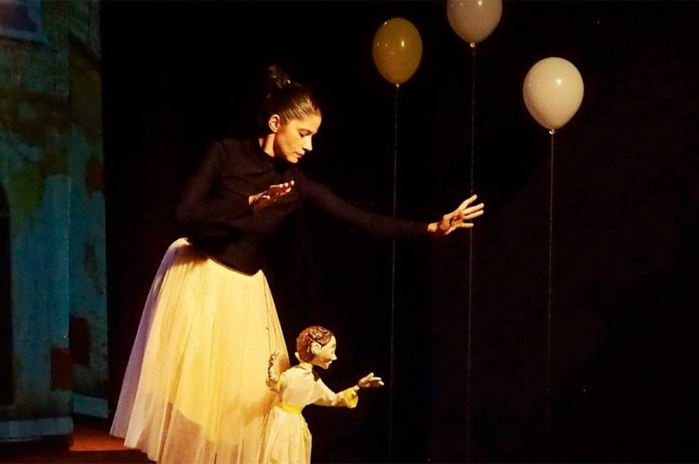 Dansa i teatre visual filant històries per obrir el 2026 de Bambalina a l’Ateneu
