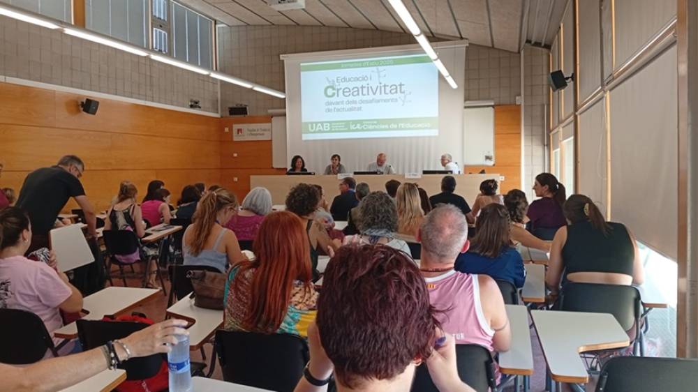 Les jornades d'estiu de 2025 de l'ICE-UAB posen el focus en la creativitat i el pensament crític a l'aula