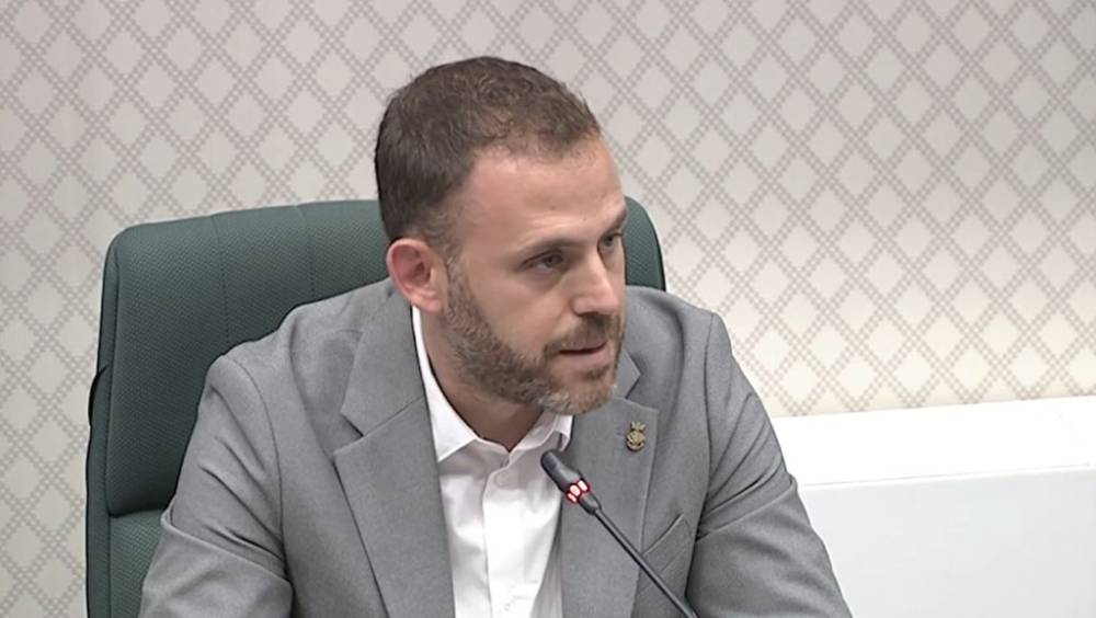 Carlos Cordón demana incorporar la casuística específica de Cerdanyola a la llei per a l'erradicació de l'amiant