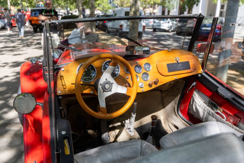 La celebració de Sant Cristòfol reuneix més de 200 vehicles clàssics i històrics