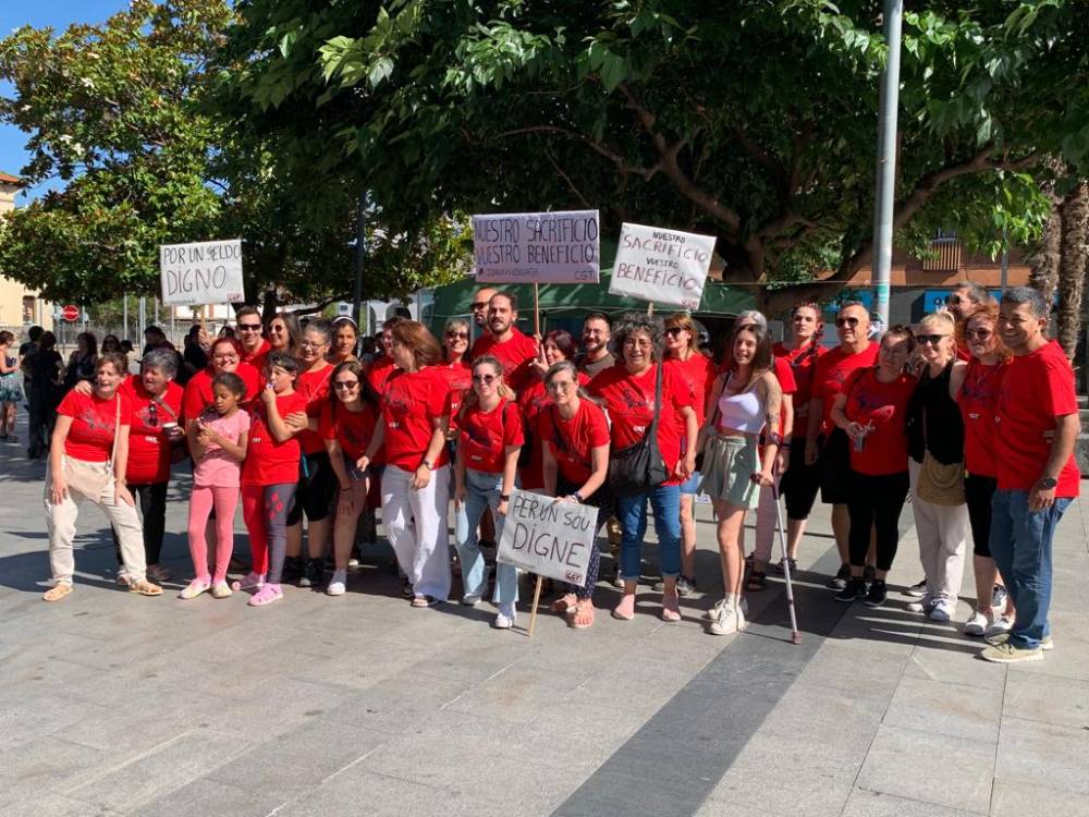 Els treballadors de la Residència Joan XXIII surten al carrer per visibilitzar les seves reivindicacions