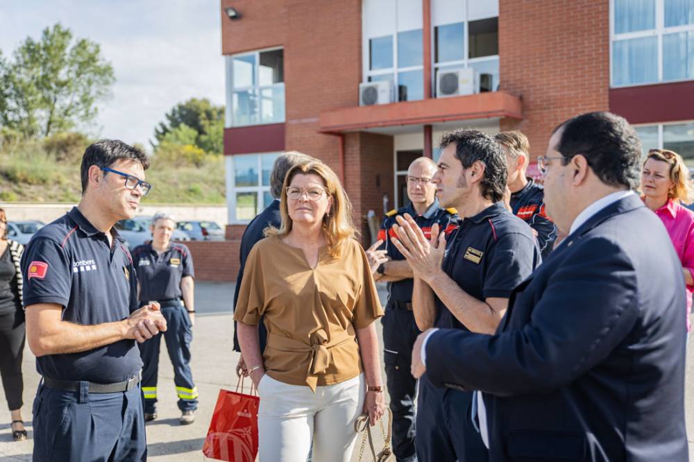 Visita de la ministra de Natura neerlandesa als Bombers de Cerdanyola per conèixer la gestió dels incendis forestals a Catalunya