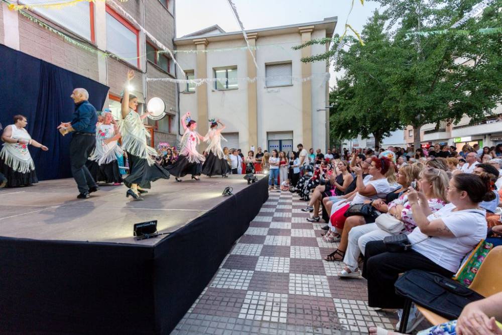 Els barris de Banús-Bonasort i de Can Xarau celebren la seva festa major per la revetlla