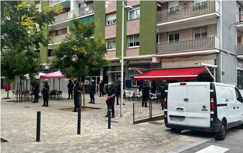 Espectacular operatiu policial a Les Fontetes