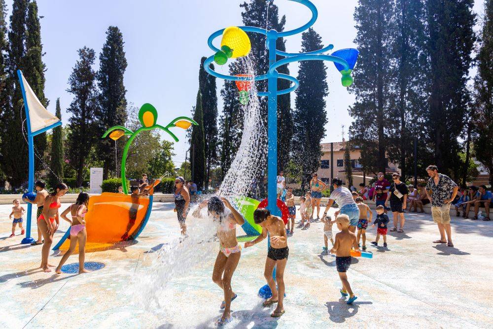 Es posen en marxa els Jocs d’Aigua del Parc Cordelles per oferir diversió i refugi climàtic aquest estiu