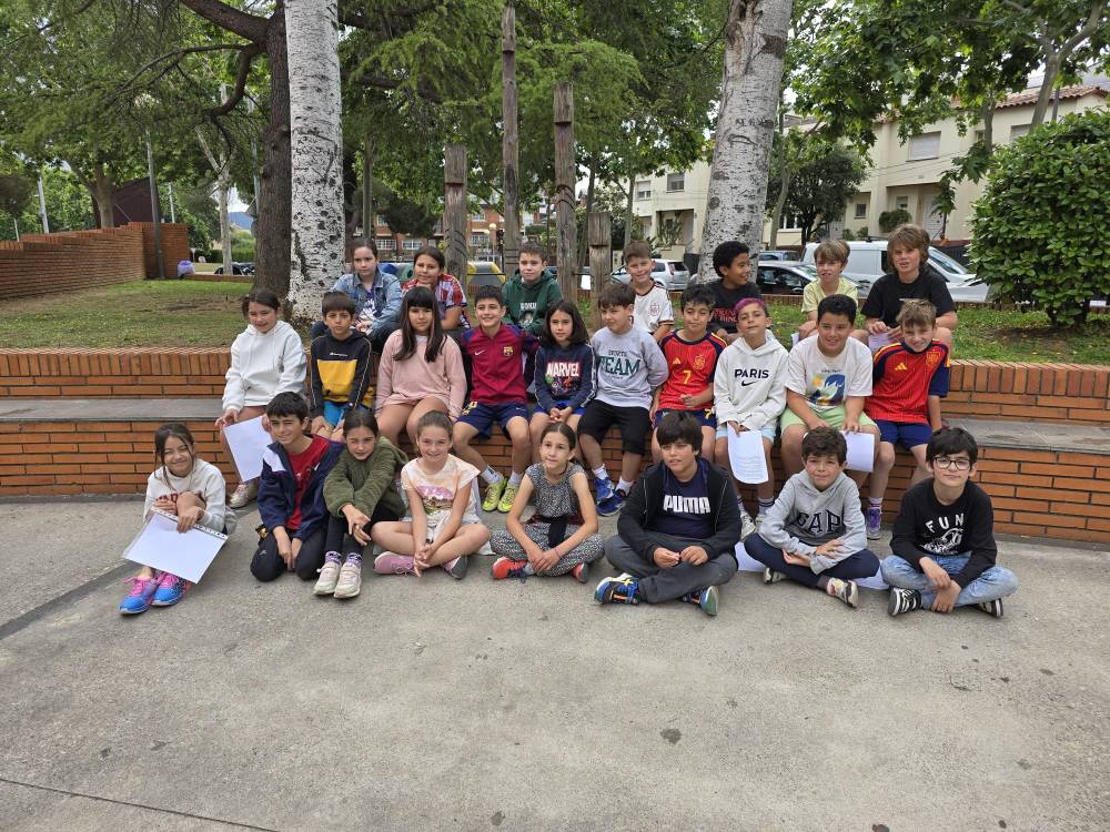 Programes escolars a Cerdanyola Ràdio. Classe de Les Mòmies de 4t de l'Escola Municipal La Sínia