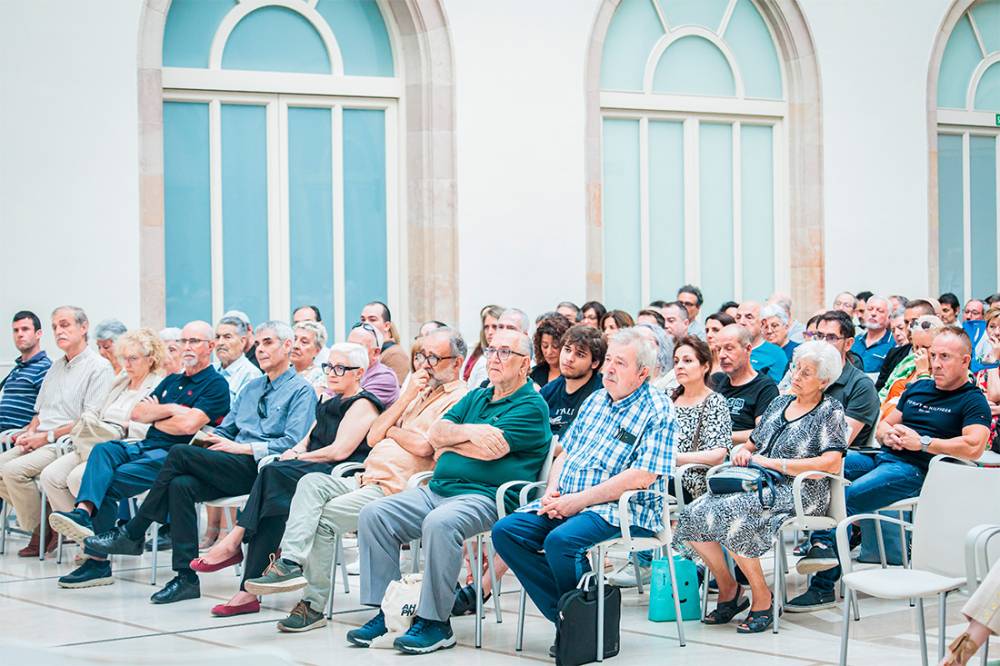 El Parlament demana perdó a les víctimes de l’amiant per la indolència de les institucions