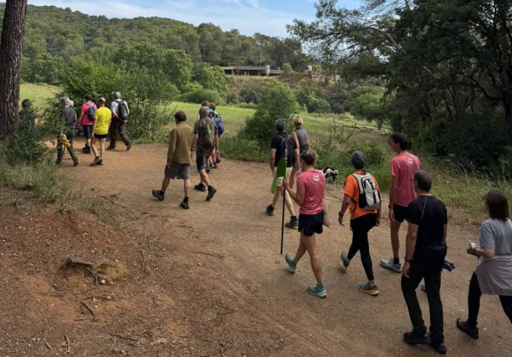 Una marxa per Collserola reclama la reobertura del Parc Natural