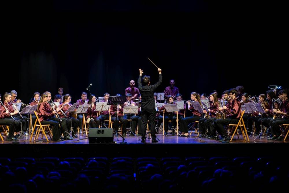 La Banda i la Coral de l’Agrupació Musical de Cerdanyola obren temporada d’aniversaris amb el concert Música de la petita pantalla