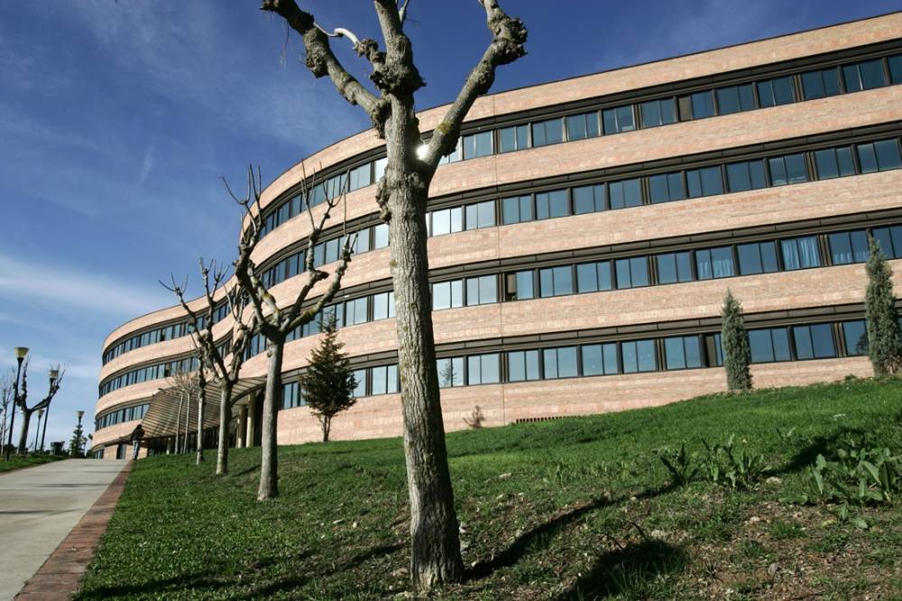 La UAB i la XAL uneixen forces per preservar la memòria sonora de la Ràdio a Catalunya