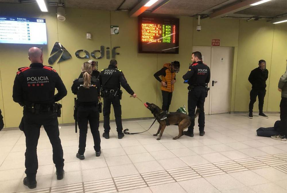 Operació contra la tinença de drogues a estacions de tren de la comarca