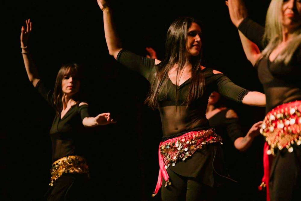 El quinto elemento, passió per la dansa oriental amb l’escola de Chris Ribeiro