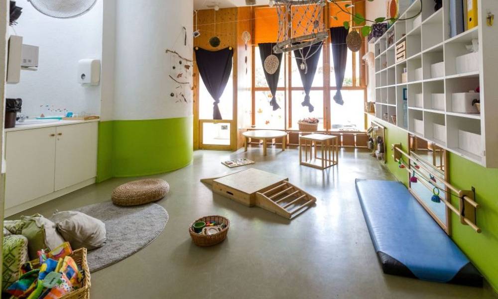 El Ple aprova mocions per la planificació escolar, la dignificació del 0-3 i la delimitació en barris del municipi