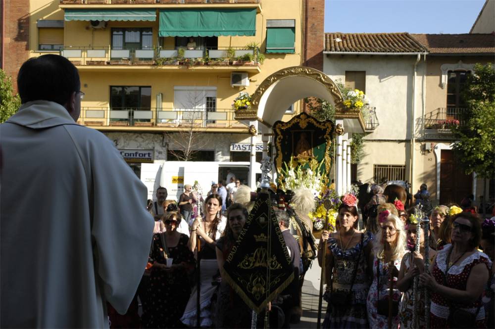 La verge del Rocío inicia la Romeria amb el trasllat des de Cerdanyola