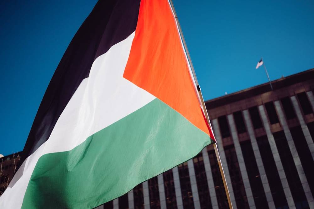 Cerdanyola amb Palestina, La Flama, la CUP i Guanyem donen beneficis de Sant Jordi a la Comunitat Palestina