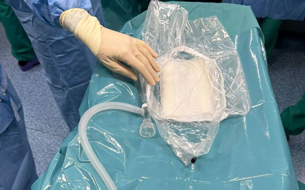 El Parc Taulí utilitza un bressol de reanimació per mantenir el cordó umbilical intacte en els parts d’alt risc i complexos