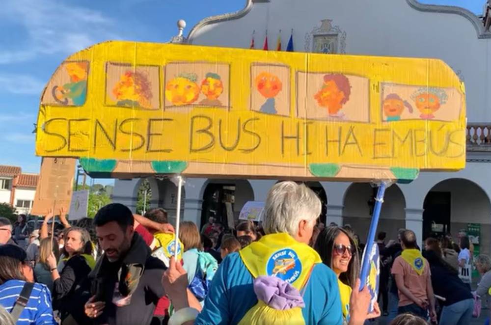 El Ple no aprova la moció per mantenir el transport discrecional a l’Escoleta amb el vot en contra del govern