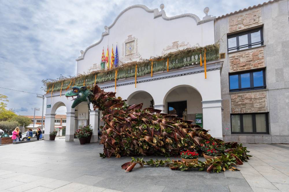Maria Casamitjana porta un drac marca Cerdanyola al Girona, Temps de flors