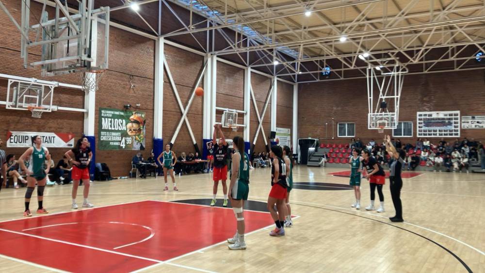 El CBF Cerdanyola competeix, però acaba cedint davant l’efectivitat de Grup Barna (61–50)